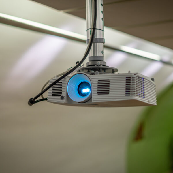 Audiovsueel-Beamer-Small-9477-845x684